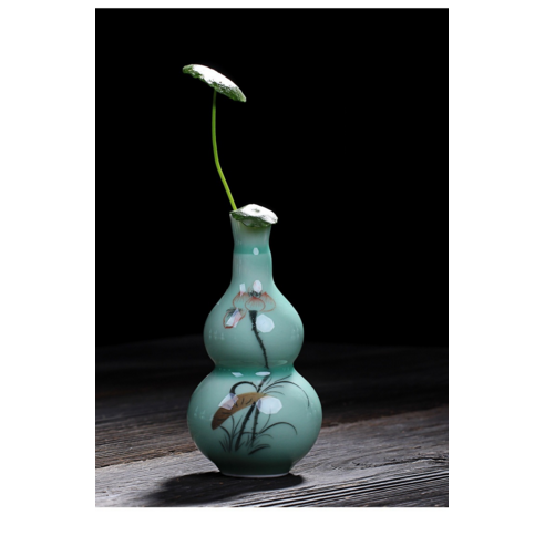 Gourd Shaped Hand-painted Ceramic Vase